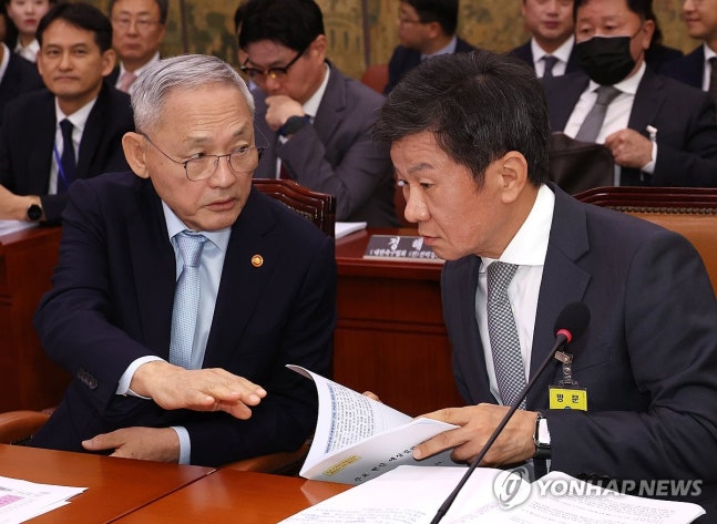 유인촌 장관 정몽규 4선 승인 불가…FIFA 공문은 의례적 절차