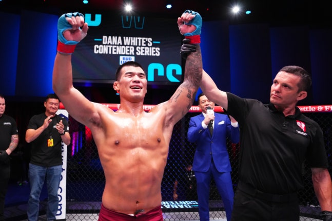 “이기면 GD 선물이요?”…‘UFC 데뷔전’ 고석현, 지드래곤 응원받은 사연 [IS 인터뷰]