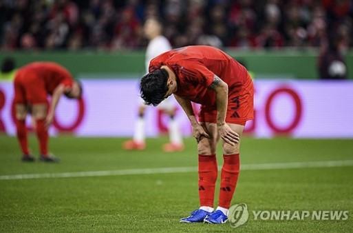 &apos;충격&apos; 콤파니 감독도 김민재 외면 깔끔하고 침착한 CB 원해→에이전트와 접촉 PSG 이적 현실화?