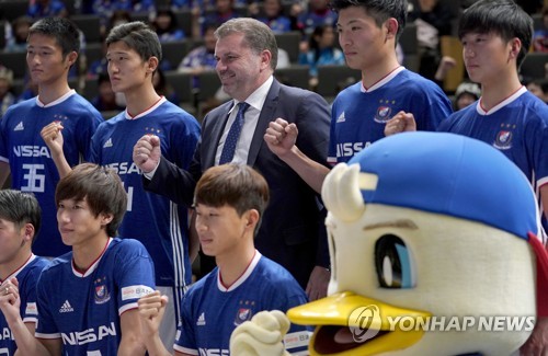 대충격! 포스테코글루 J리그 돌아간다? 日 명문팀 꼴찌→창단 첫 &apos;강등 위기&apos;…새 외인 감독 한 달 만에 또 &apos;경질&apos; [오피셜]